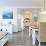 Strandhotel Nr 28 아파트 라보에